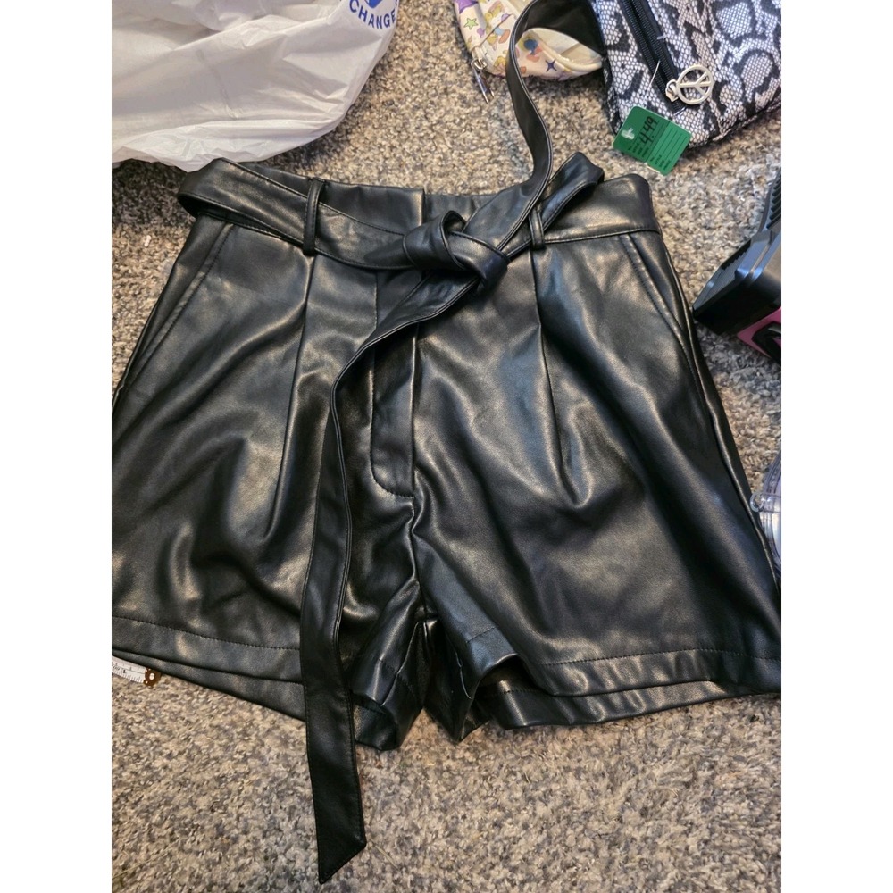 Cisos Design Pleater Shorts Size 4. 14" Waist  12" Rise  3" Inseam.  Cute Y2K...